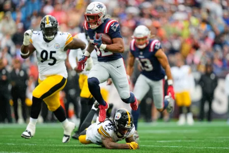 Patriots pummel Rodgers, Steelers